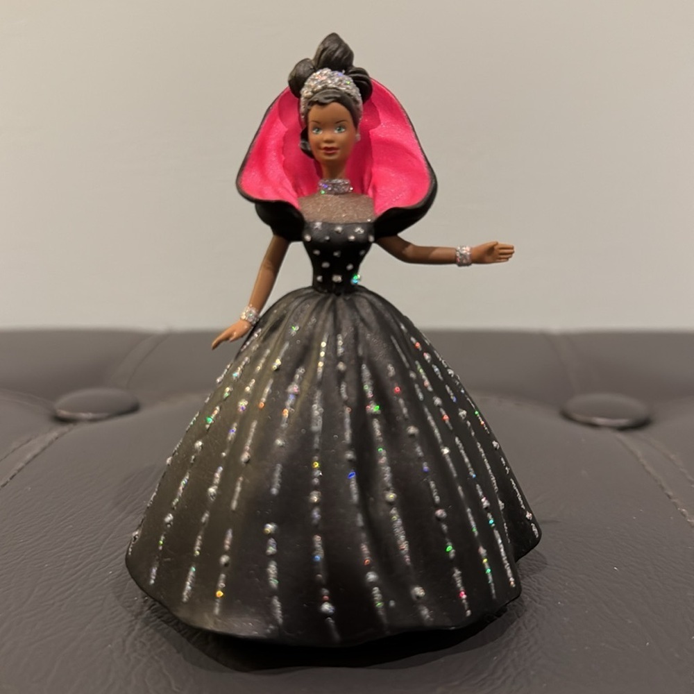 * Vintage * Hallamark| Barbie Collector Series Ornament- 1998